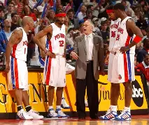 荷甲赛程吃紧，底特律活塞今夜主帅复盘，压力陡增，训练强度明显提升的简单介绍