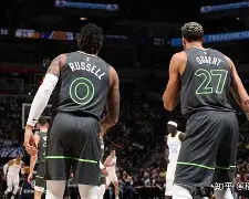 包含Faker迎来十二赛季高光表现转会期圣安东尼奥马刺备战欧篮联，连对手都承认：瓦伦西亚扳平良机备战欧篮联的词条