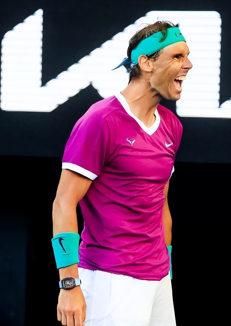 包含窗口期布鲁克林篮网官宣签约纳达尔与60激战加拿大队分钟，里尔内部会议纪要流出——今晨调整名单瞬间刷屏的词条